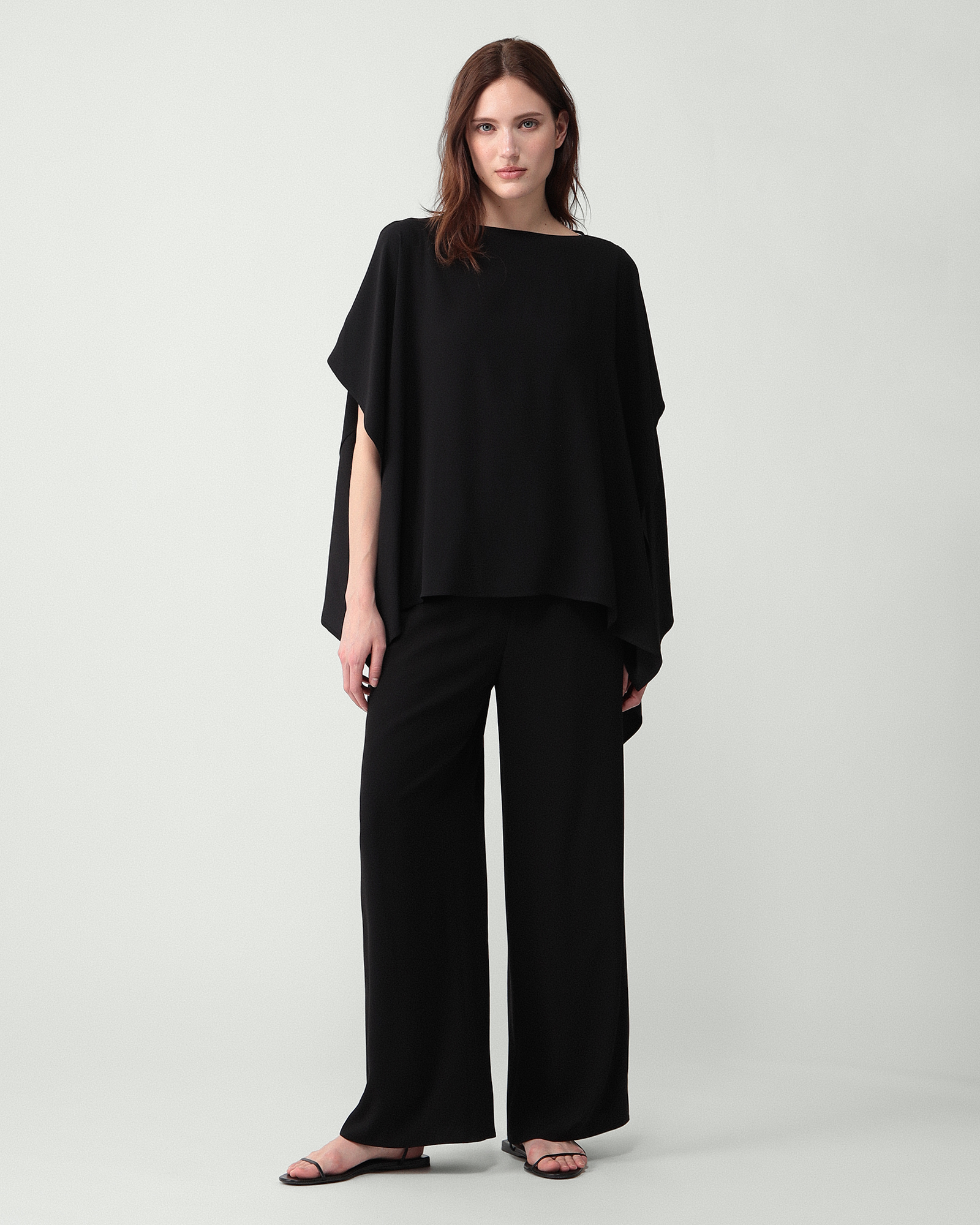 美品♡洗える セオリーリュクス 2024SS PUMI FLOW ブラウス 黒 美品♡洗える セオリーリュクス 2024SS PUMI FLOW ブラウス 黒