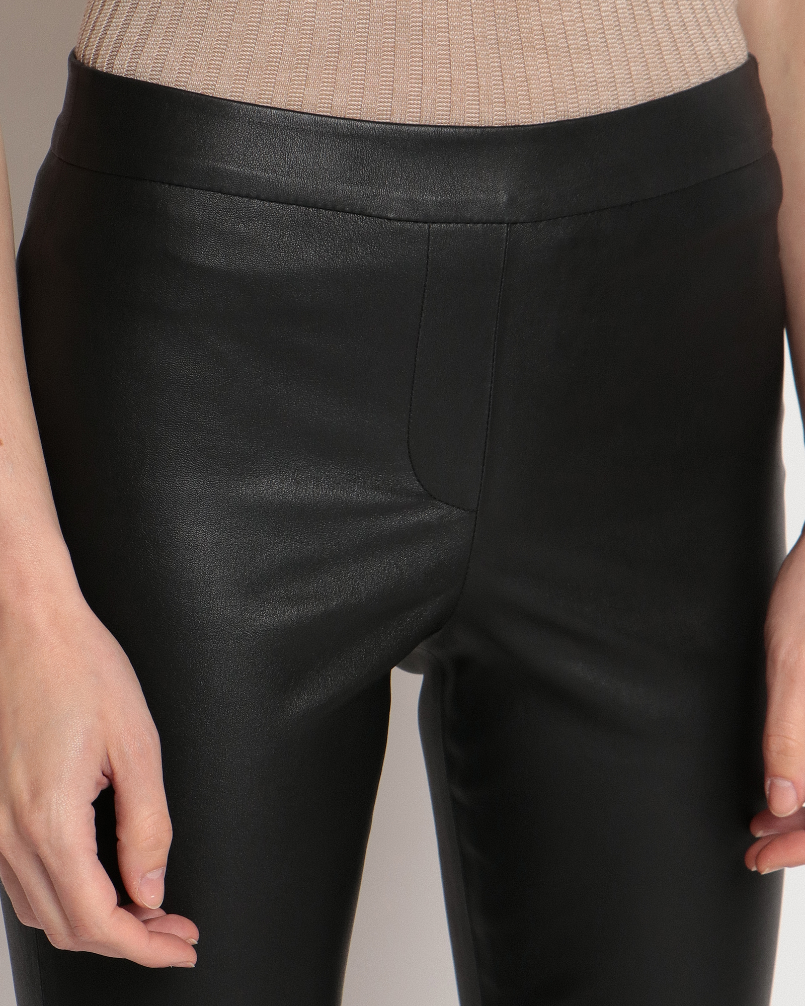セオリー NEW BRISTOL LEATHER ADBELLE 近年 サイズ4 セオリー NEW BRISTOL LEATHER ADBELLE 近年 サイズ4