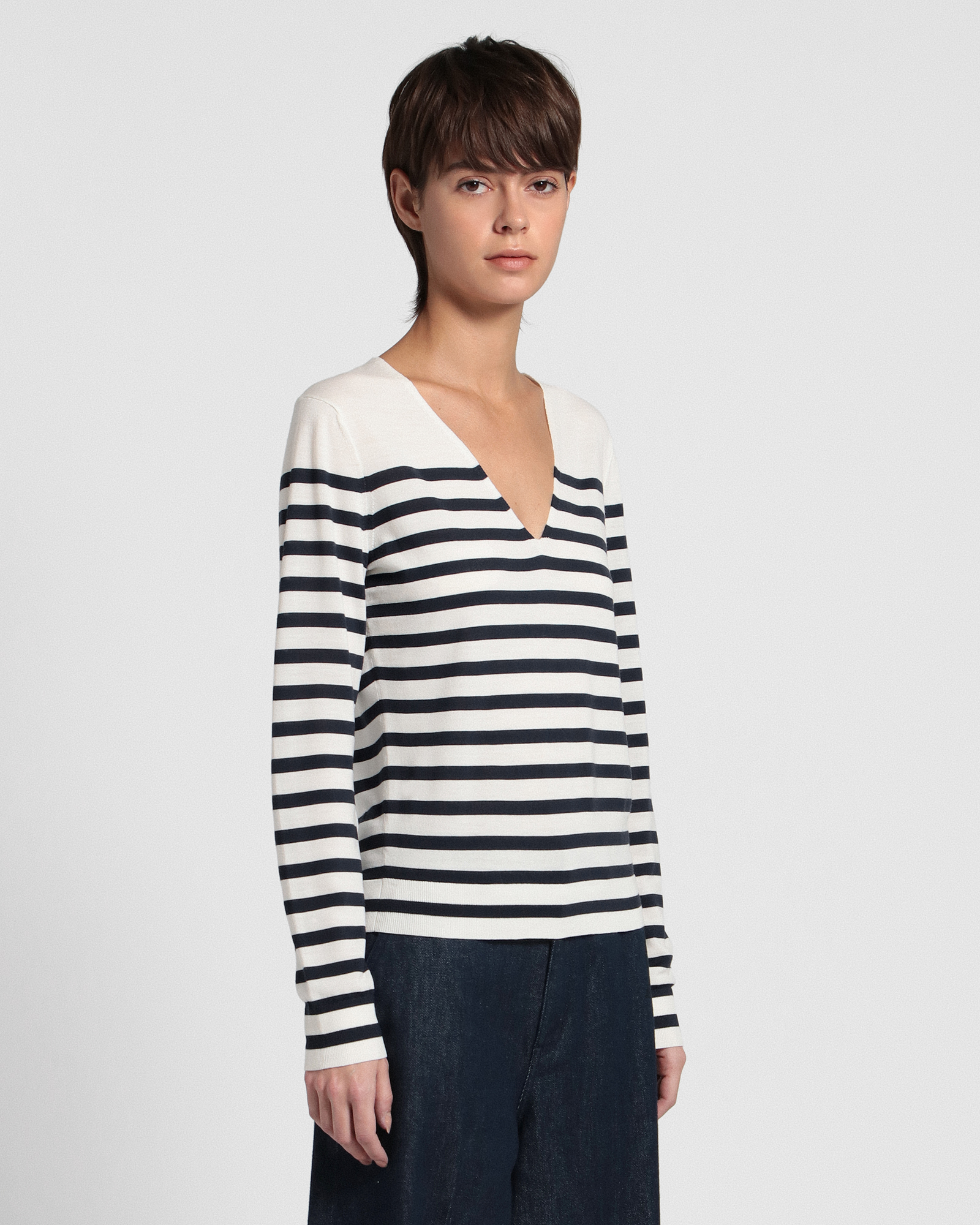Regal Wool Stripe Vneck | WOMEN（レディース）｜Theory 公式