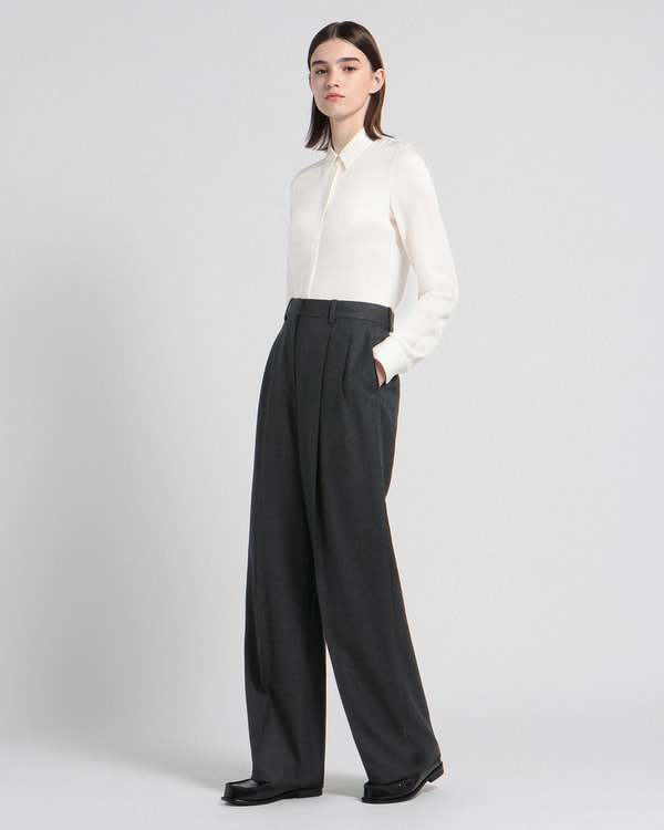 【Theory】一部限定カラー Sleek Flannel DBL Pleat Pant N 【Theory】一部限定カラー Sleek Flannel DBL Pleat Pant N