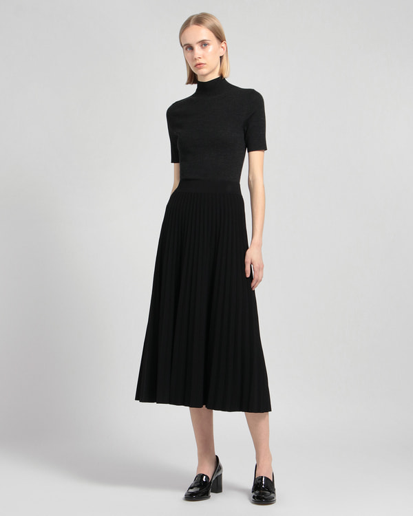 【Theory】Wooster Crepe Knit Pleat Midi Skirt 【Theory】Wooster Crepe Knit Pleat Midi Skirt