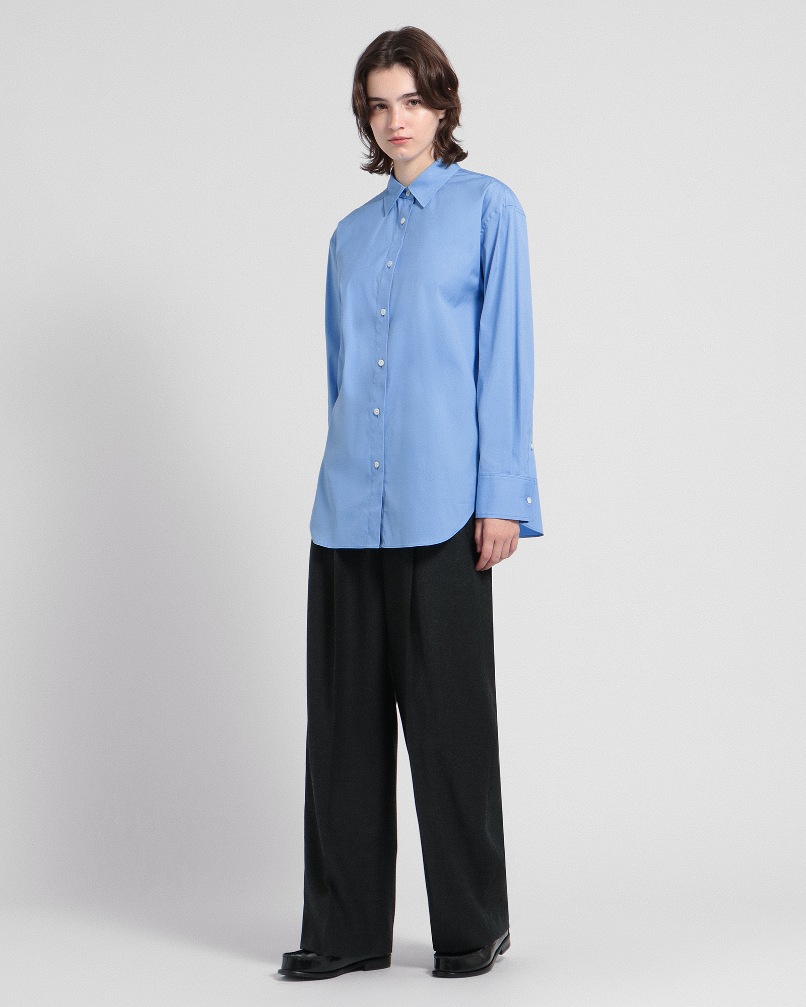 週末SALE！中村アンさん着用！今季theory Wealth BF Shirt