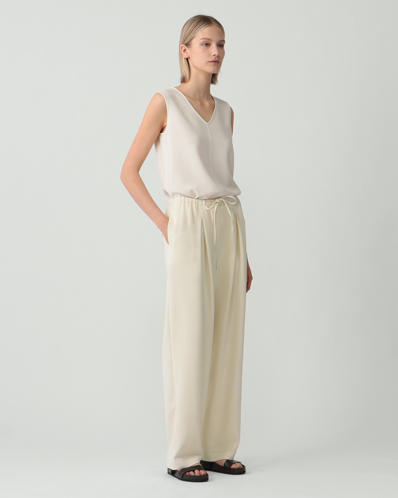 予約商品》 Admiral Crepe Pleated Pant | WOMEN（レディース