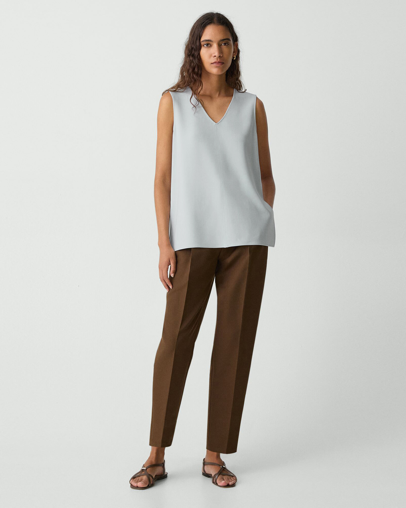 Admiral Crepe Vneck Top | WOMEN（レディース）｜Theory 公式
