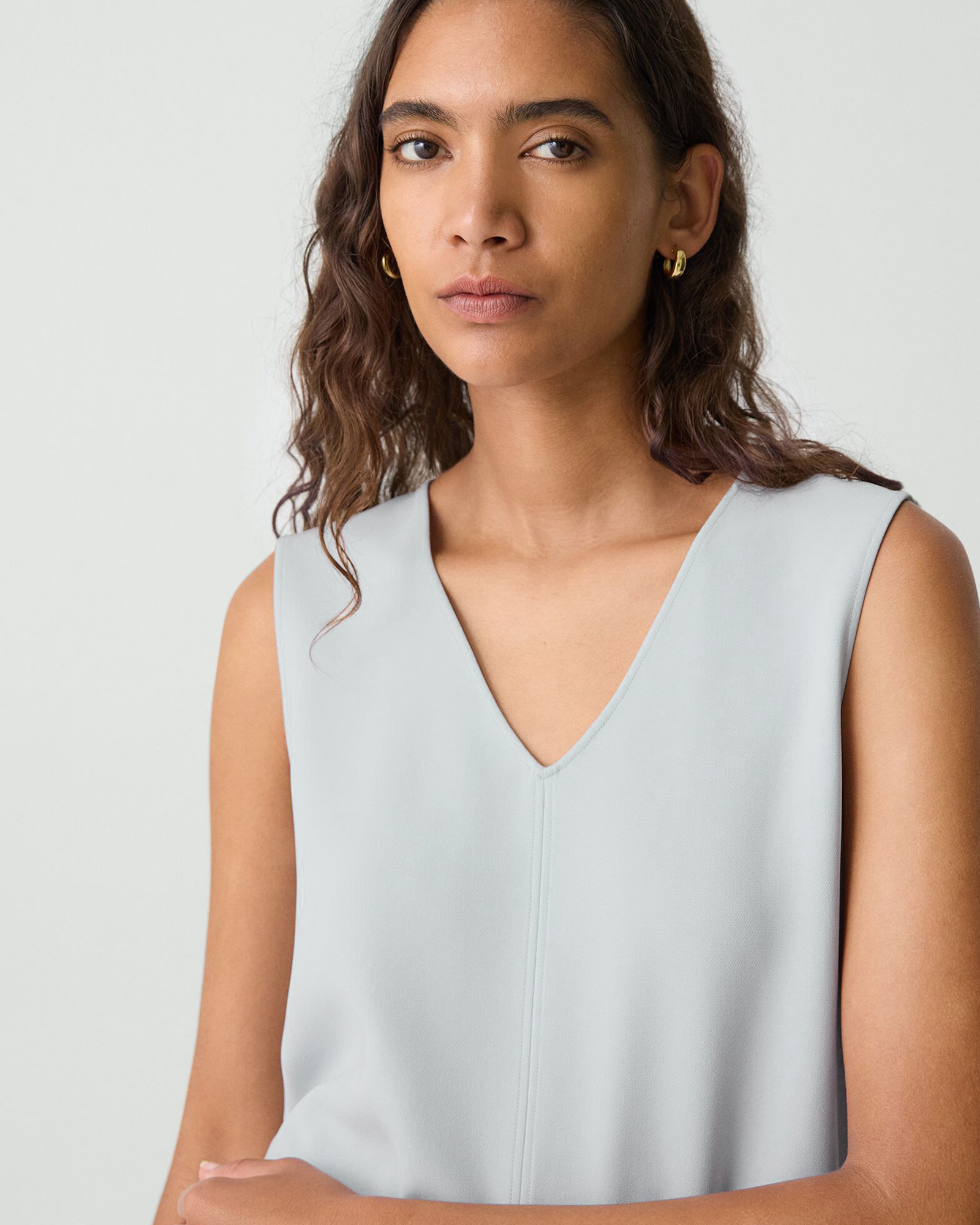 Admiral Crepe Vneck Top | WOMEN(レディース)|Theory 公式 Admiral Crepe Vneck Top | WOMEN(レディース)|Theory 公式