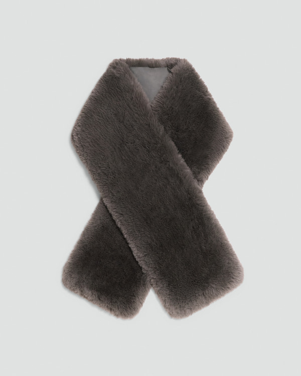 【Theory】一部店舗限定 Deluxe Faux Fur Stole