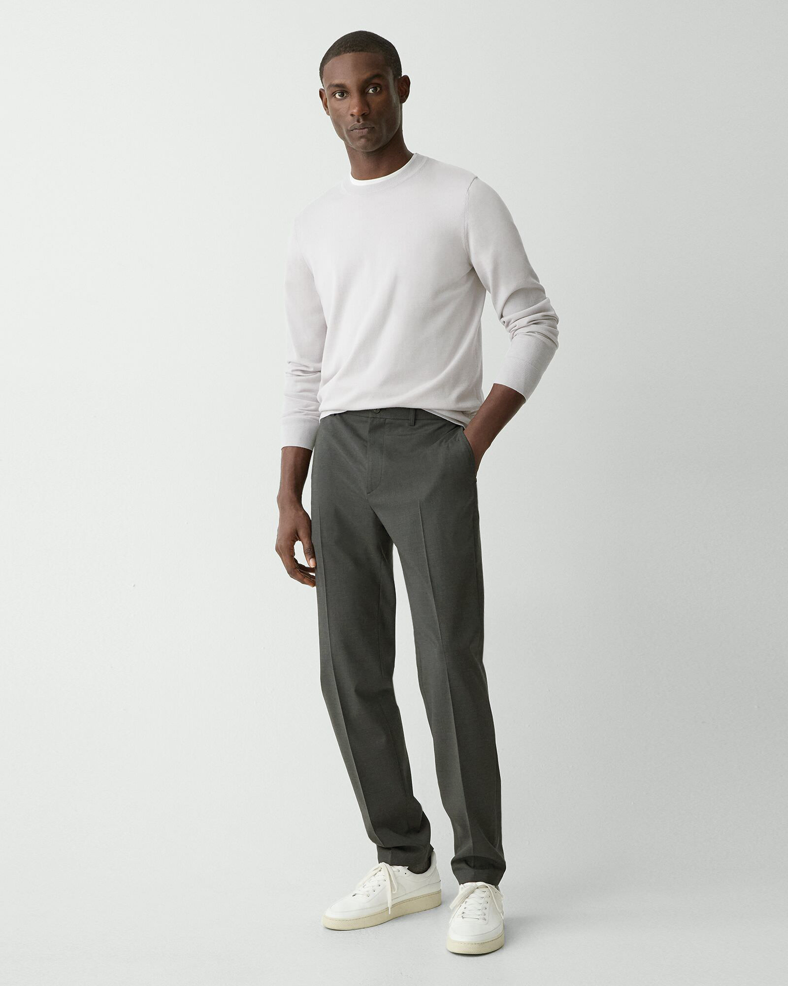 セオリー　パンツスーツ　セットアップ　TRECAEBLE WOOL　2 Theory 近年 セットアップ パンツスーツ TRACEABLE WOOL - メルカリ