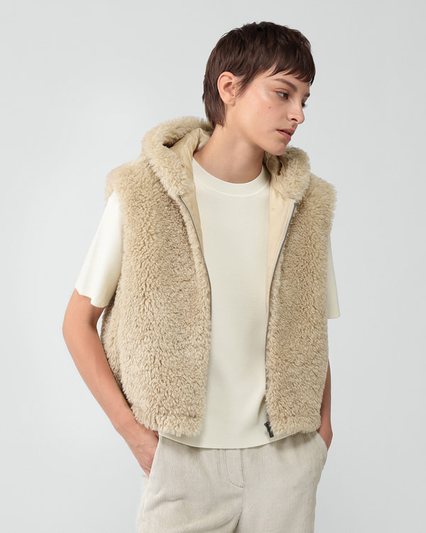 【Theory】Blith Faux Shearling Rodan Vest 【Theory】Blith Faux Shearling Rodan Vest