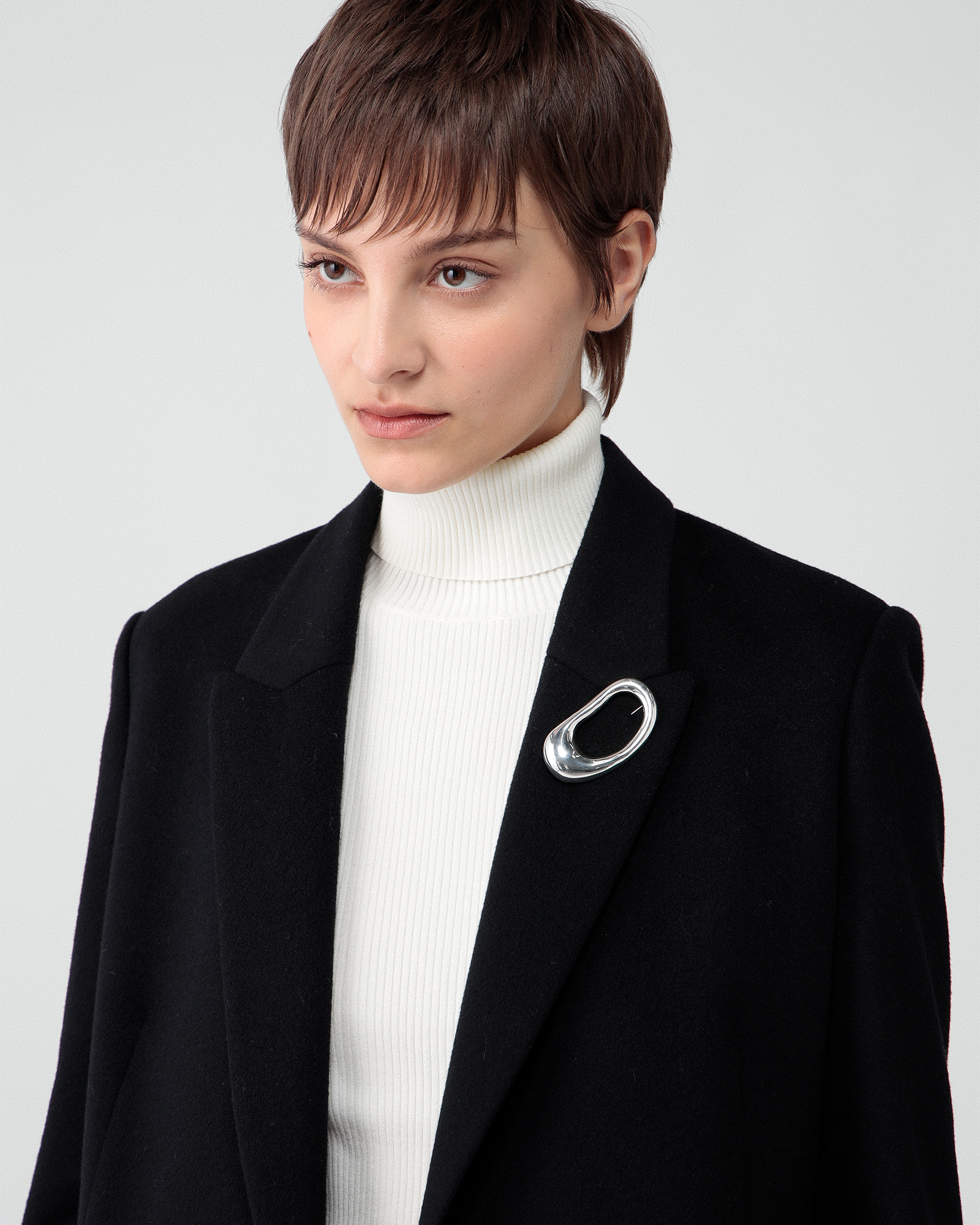Jamiray Bean Brooch | Theory luxe[セオリーリュクス]公式通販サイト