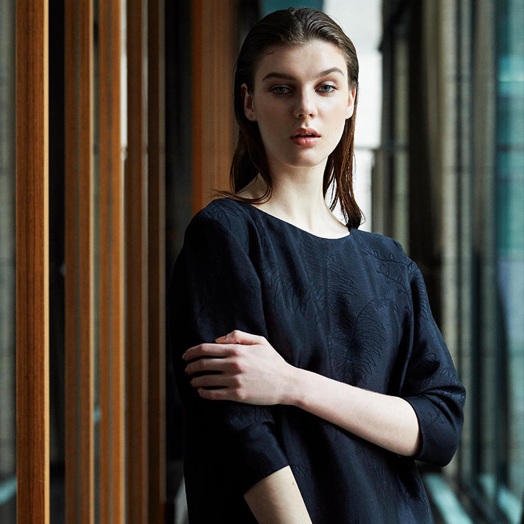 セオリーリュクス サテンシャツ　Nora Tessa アイアングレー 40 Theory luxe | Theory luxe[セオリーリュクス]公式通販サイト